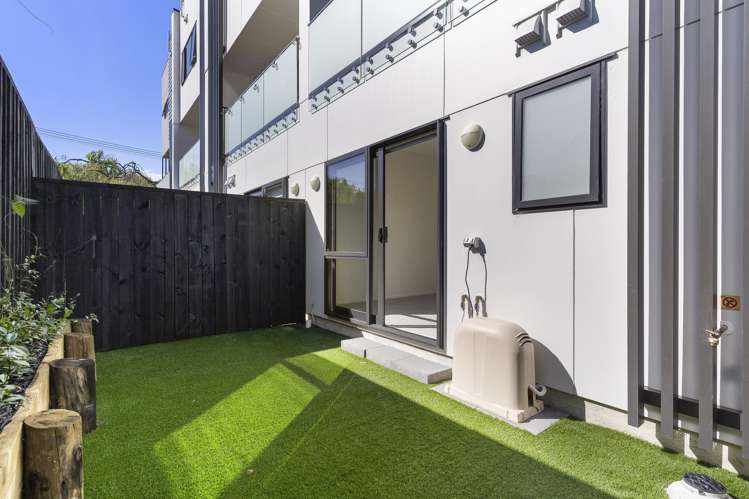 4/21 Erima Avenue Point England_13