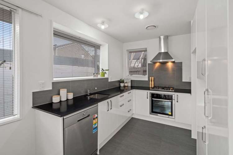 3/5 Broadbent Street_1