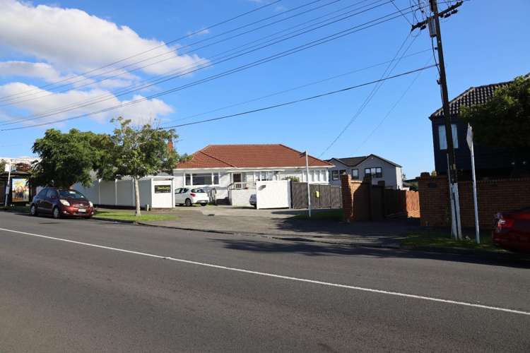 1/109 Saint Johns Road_0