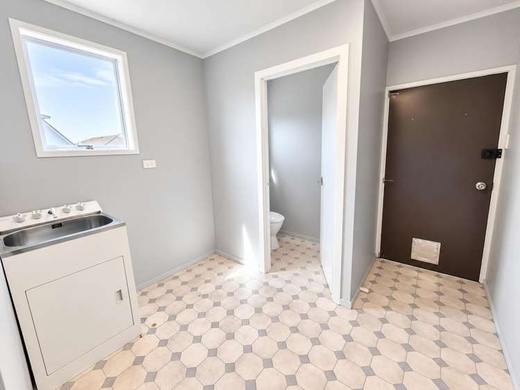 B/70 South Street Blenheim Central_6