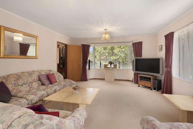 30 Thatcher Crescent Crofton Downs_2