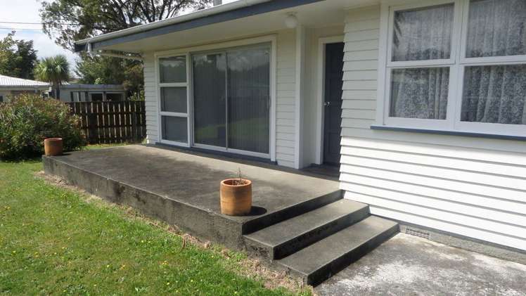 20 Hardie Grove Featherston_1