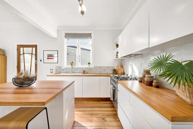 187 Onepu Road Lyall Bay_7