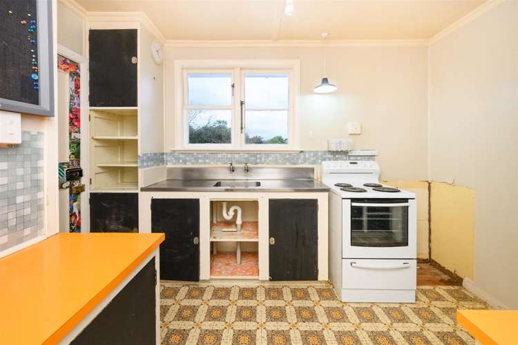 32 Follett Street_5