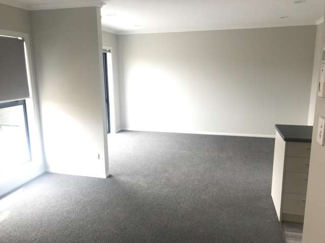 6/2 Lambert Court Glenview_2