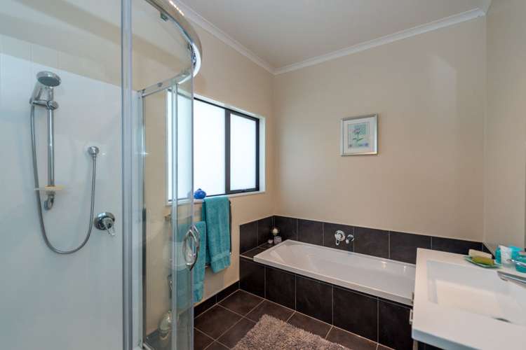 8 Sunningdale Drive Stoke_14