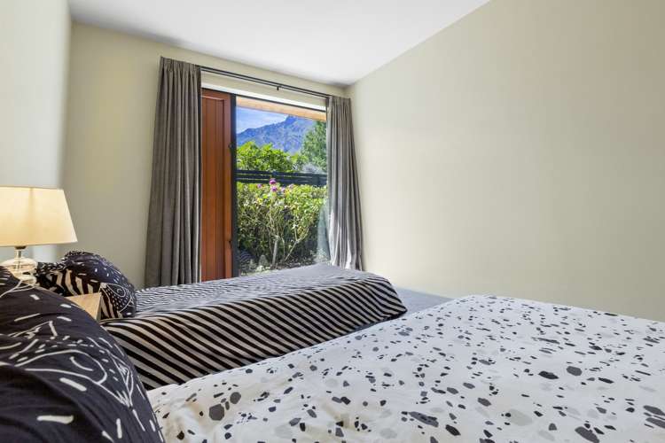 6 Reading Court Jacks Point_13