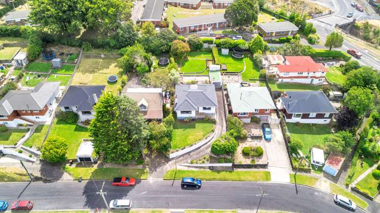 54 Waldron Crescent Green Island_27