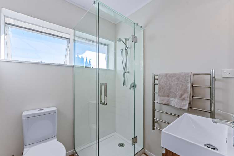 6 Seatoun Avenue Leigh_12