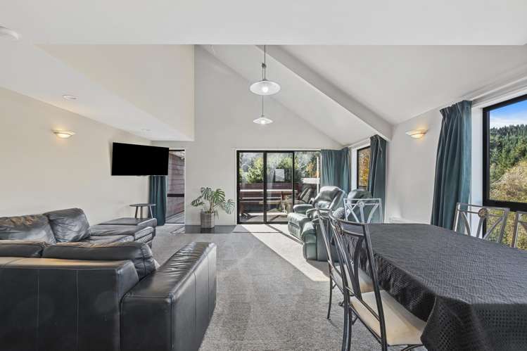 91 Chalet Crescent_3