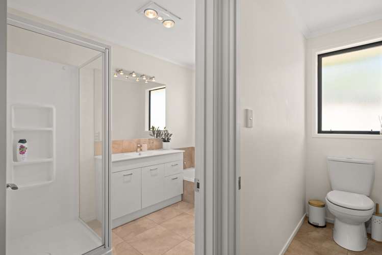 274 Ballintoy Park Drive Welcome Bay_17