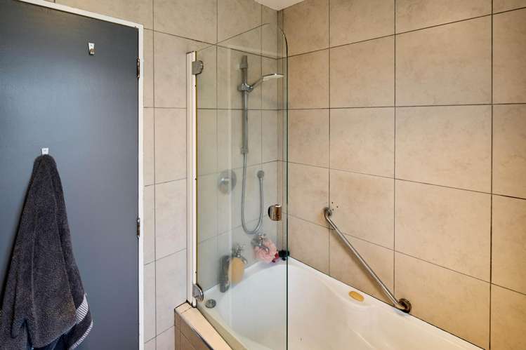 14 Indiana Grove Totara Park_14