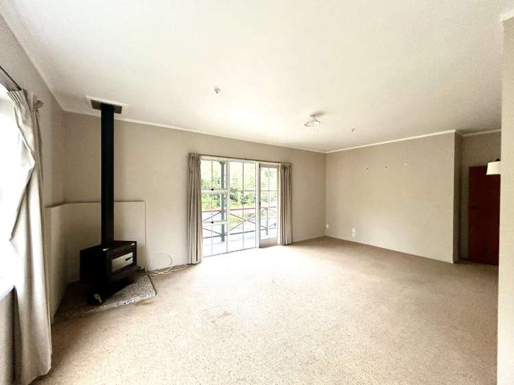 1180 Tarawera Road 11068_1