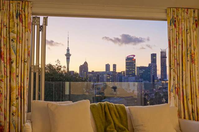A UNIQUE VIEW. A PEACEFUL PARNELL RETREAT.