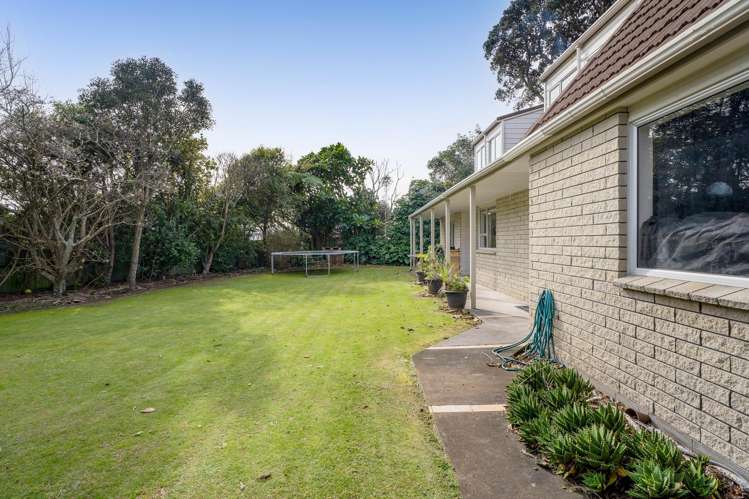 1138 South Road Oakura_20