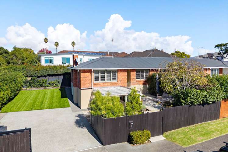 1 Chesterfield Avenue_0