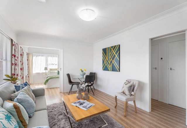 1/19 Hayr Road Three Kings_2