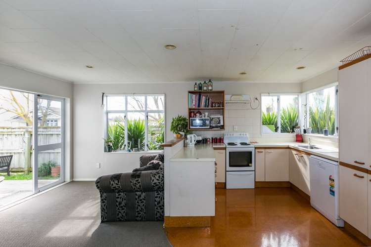 812 Oliphant Road Raureka_5