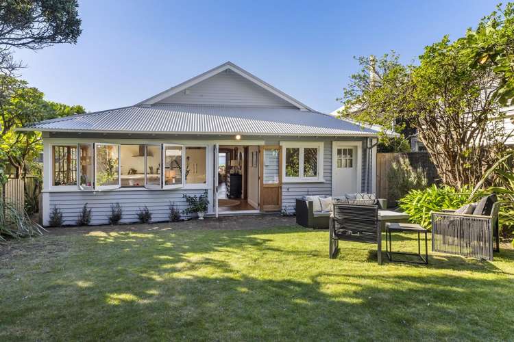 65 Marine Parade Seatoun_24