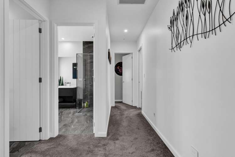 17 Honeyfield Drive Whalers Gate_24