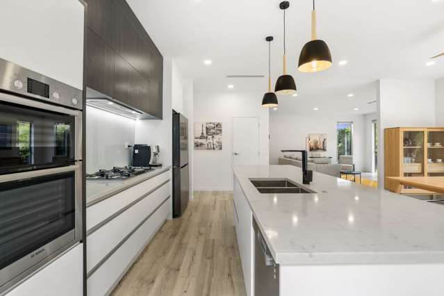 Vendors Moved Overseas – Property MUST Be Sold!