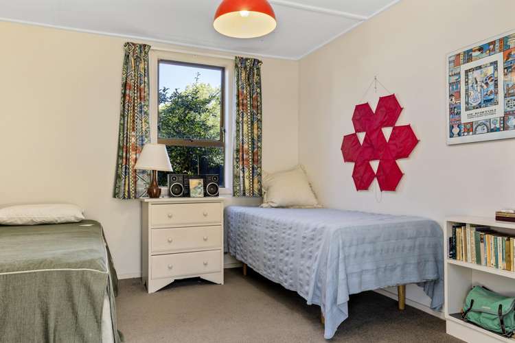 1 and 2/12 Kereru Street Two Mile Bay_18