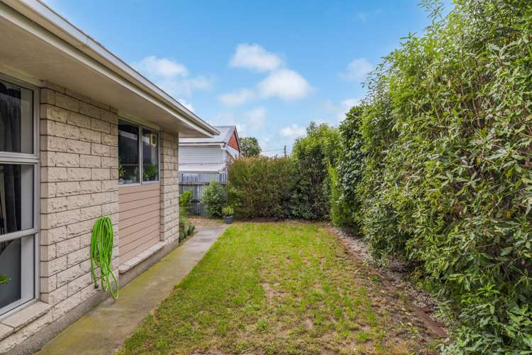 2 & 3/76 Ruskin Street Addington_16