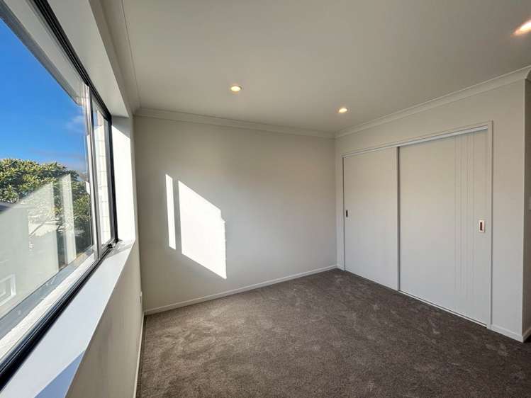 71D Royal Road Massey_10