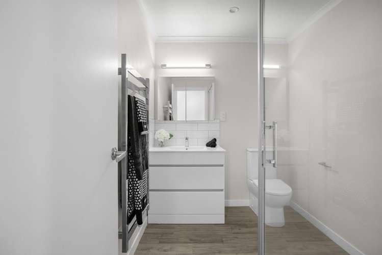 184 Dowse Drive Maungaraki_27