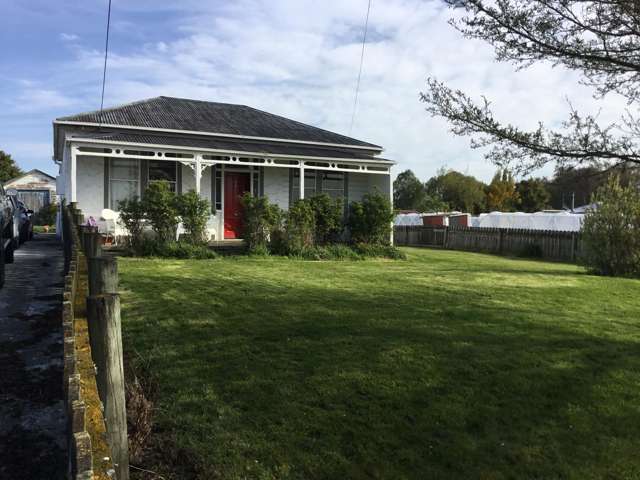 Charming colonial bungalow in the Catlins