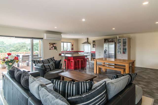 11 Charlotte Way Raumati South_4