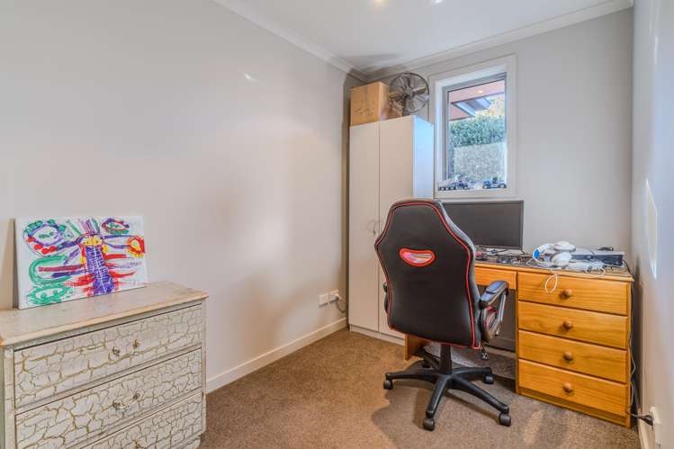 14 William James Close Mosgiel_16