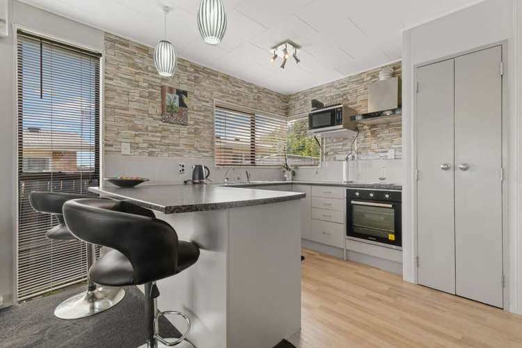 11b Wallace Crescent Glenholme_7