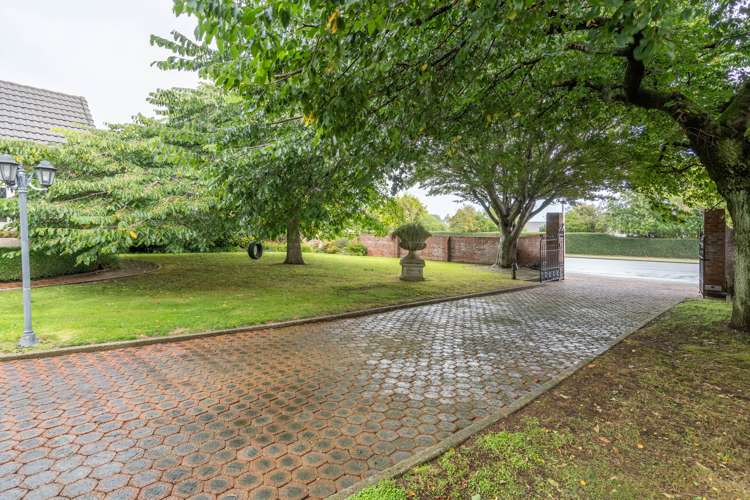 385 Queens Drive Windsor_31