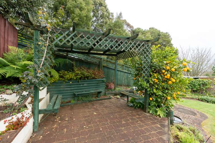 51 Resthill Crescent Glenview_9