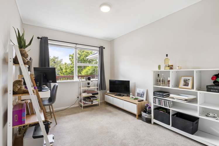 64 Stottholm Road Titirangi_16