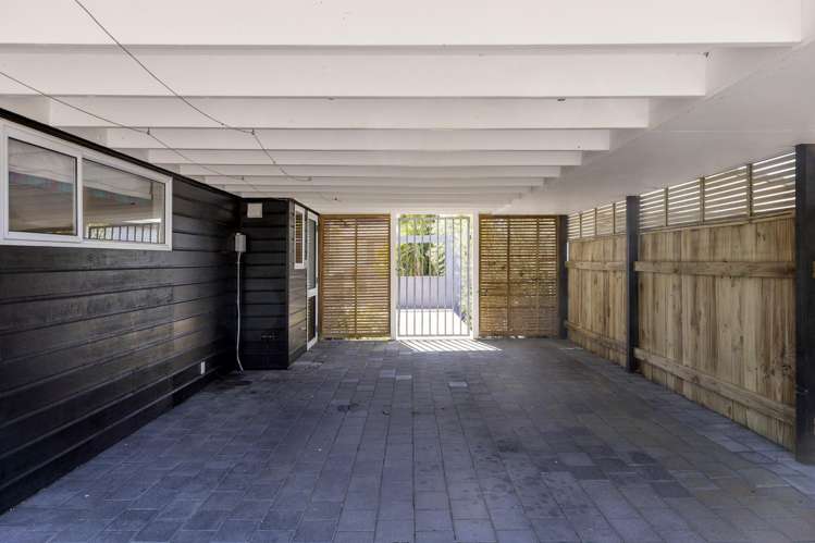 1 and 2/20 Stanley Street Wharewaka_34