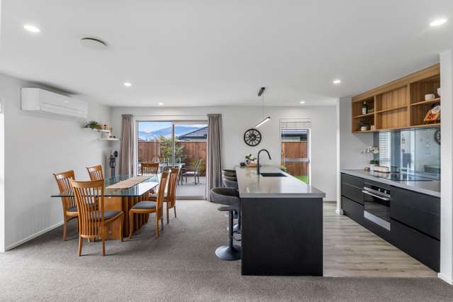 Need a big garage & great off street parking?