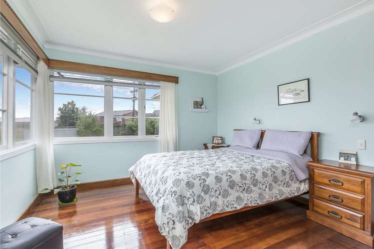73 Pupuke Road Northcote_9