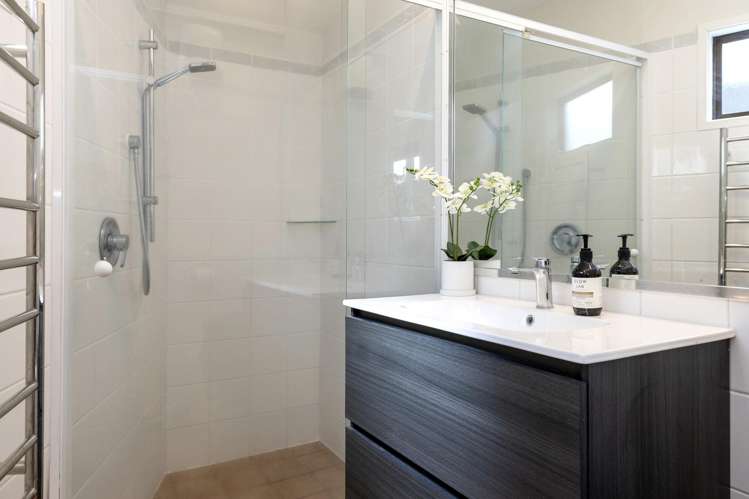 4 Kathleen Place Rainbow Point_11