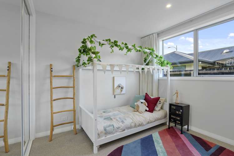 90 Southfield Drive Lincoln_18