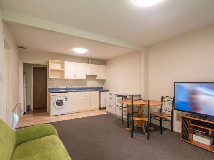 2b Thorn Crescent Fernhill/Sunshine Bay_6