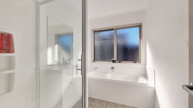 123 Basley Road Owhata_15