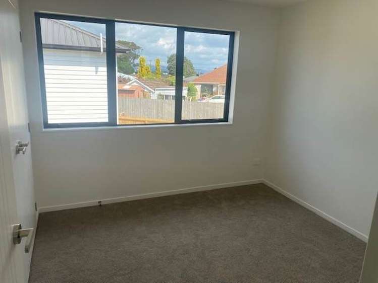 2/12 Bowen Street Manurewa East_7