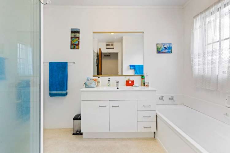 352 Cobham Drive Hillcrest_13