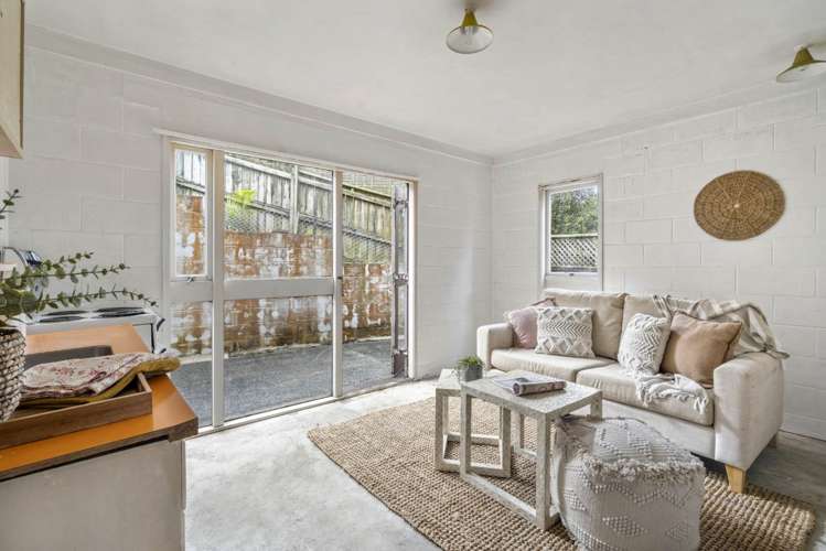 2/970 Beach Road Torbay_17