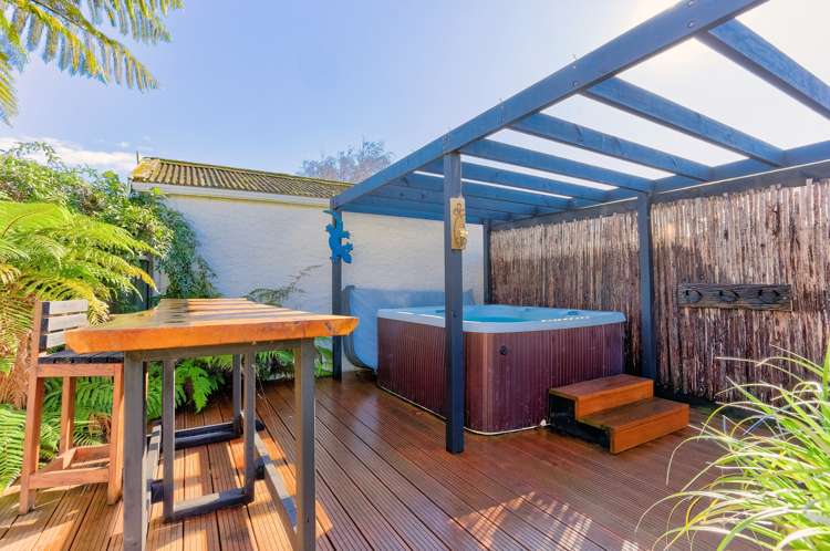 6 Parkes Avenue Saint Johns Hill_20