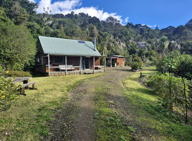 1797 Colville Road_0