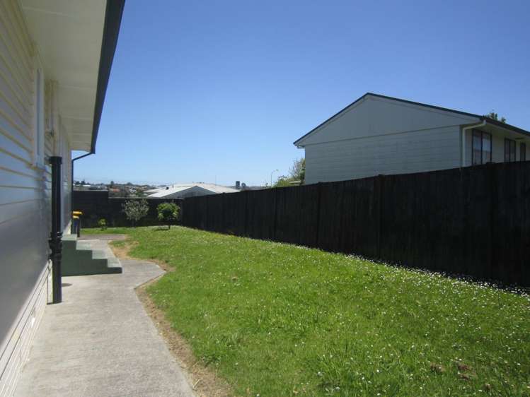 155 Edmonton Road Te Atatu South_9