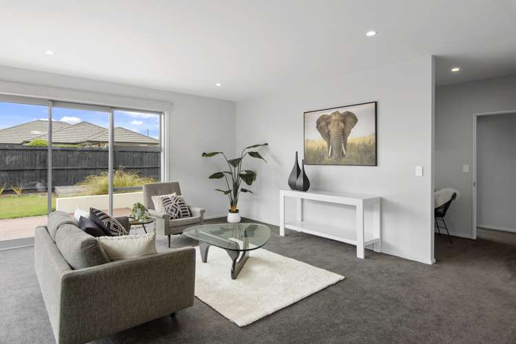 51 Vernon Drive Lincoln_14